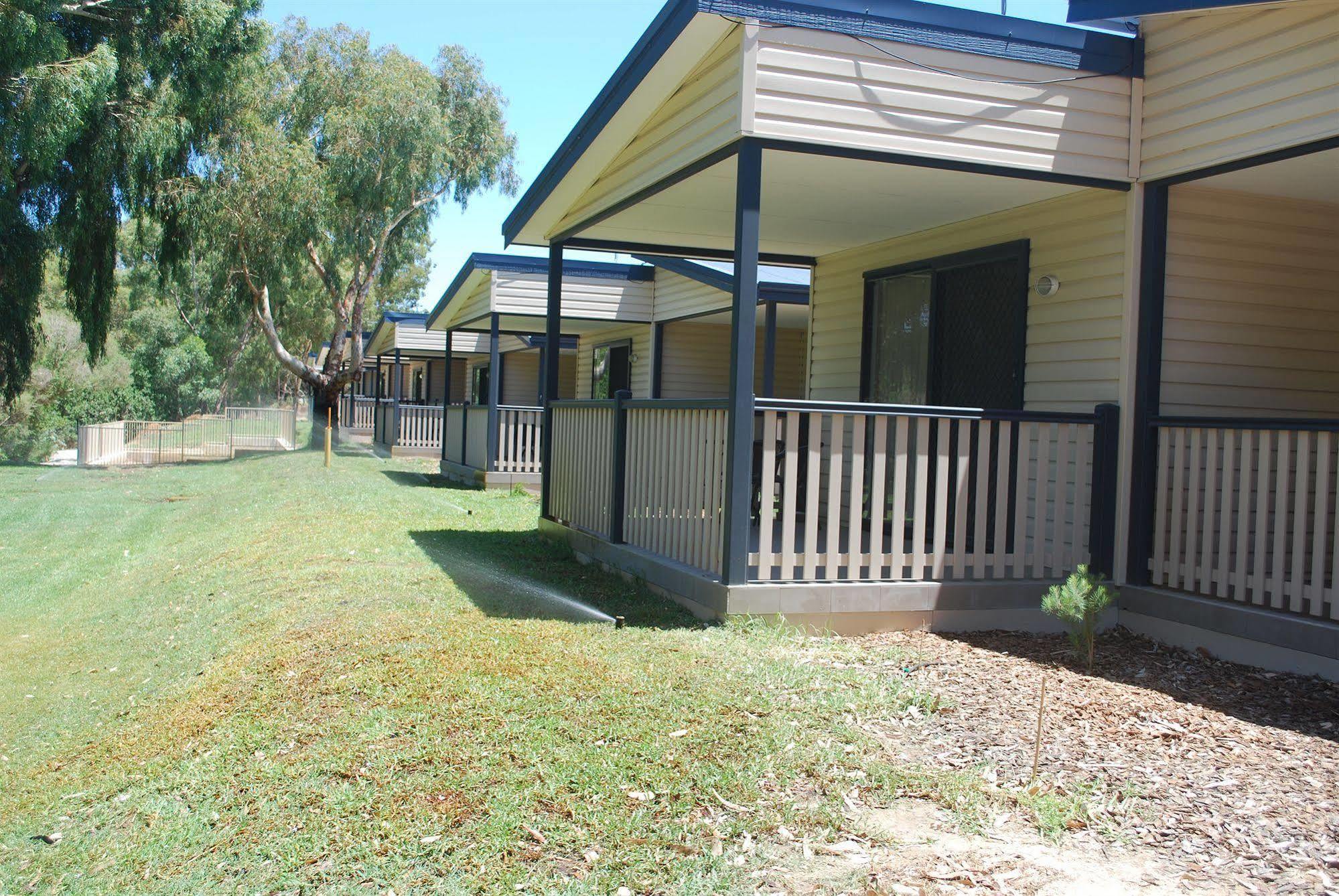 Hotel Big4 Perth Midland Tourist Park à Middle Swan Extérieur photo