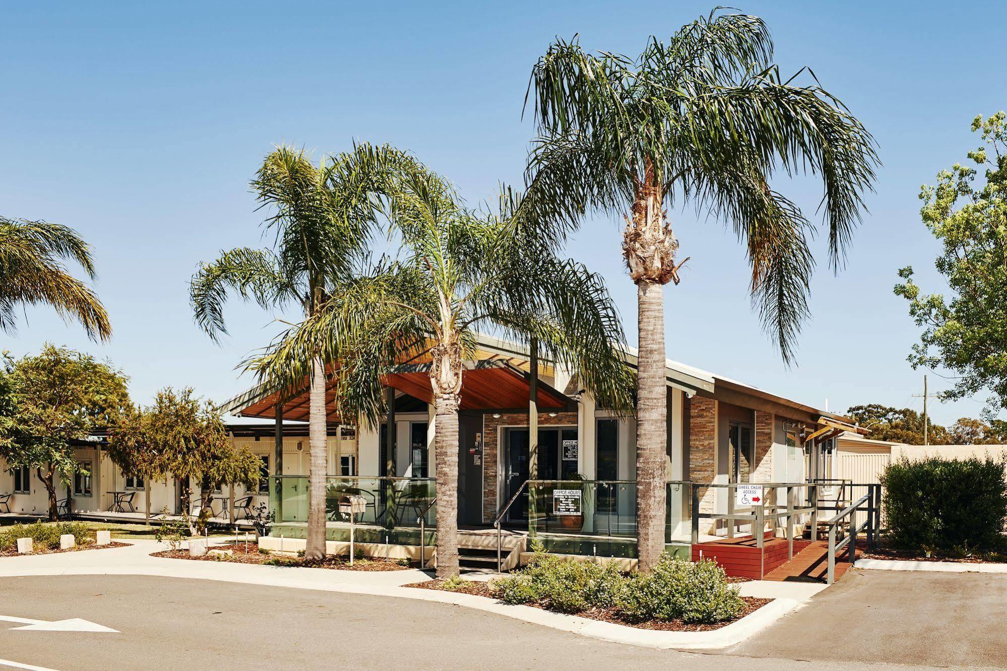 Hotel Big4 Perth Midland Tourist Park à Middle Swan Extérieur photo